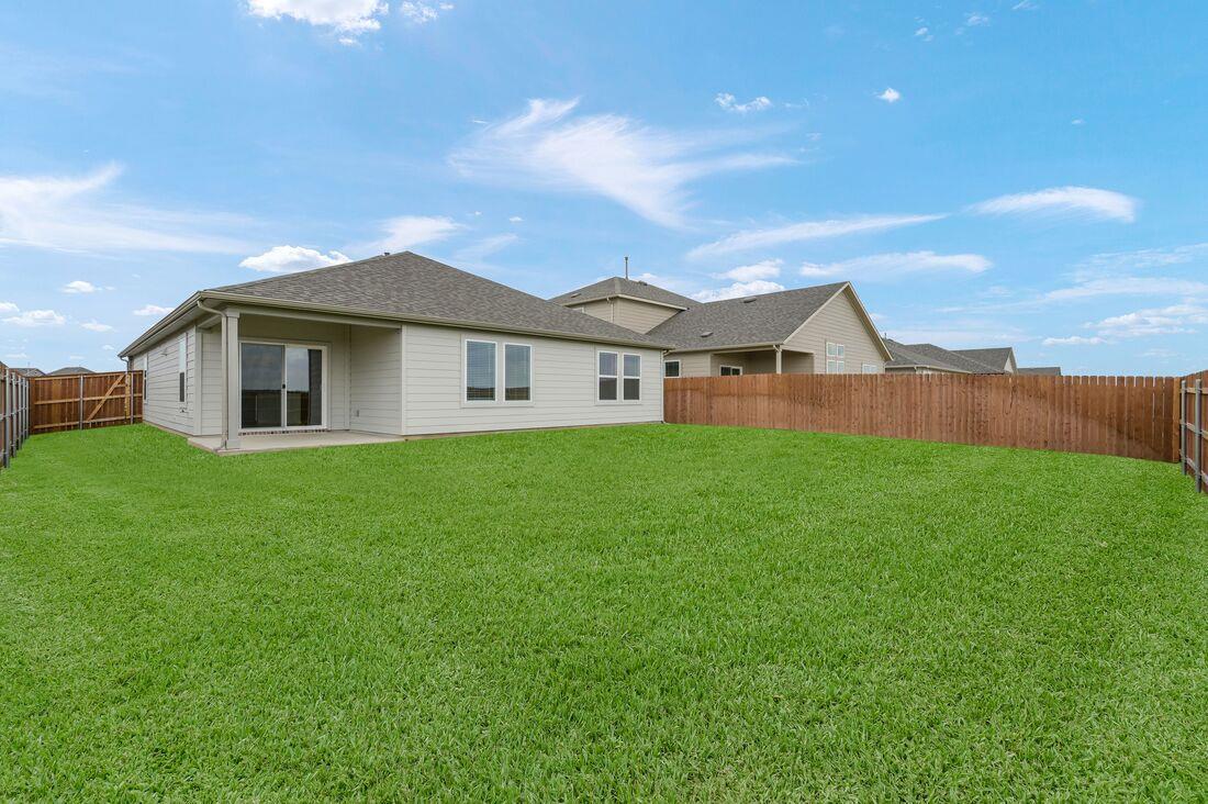 204 Crumpton Way, Hutto, TX 78634