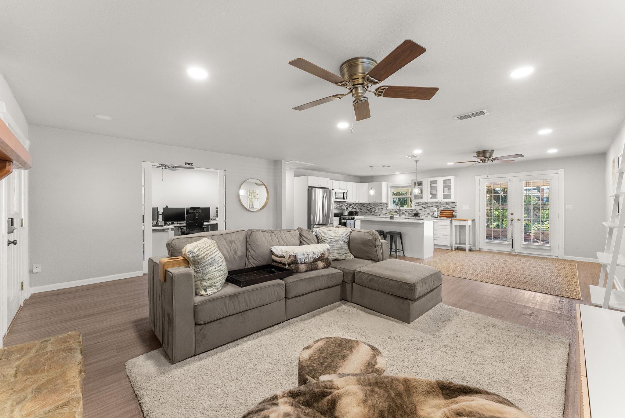 2207 North Plains Ave, Austin, TX 78757