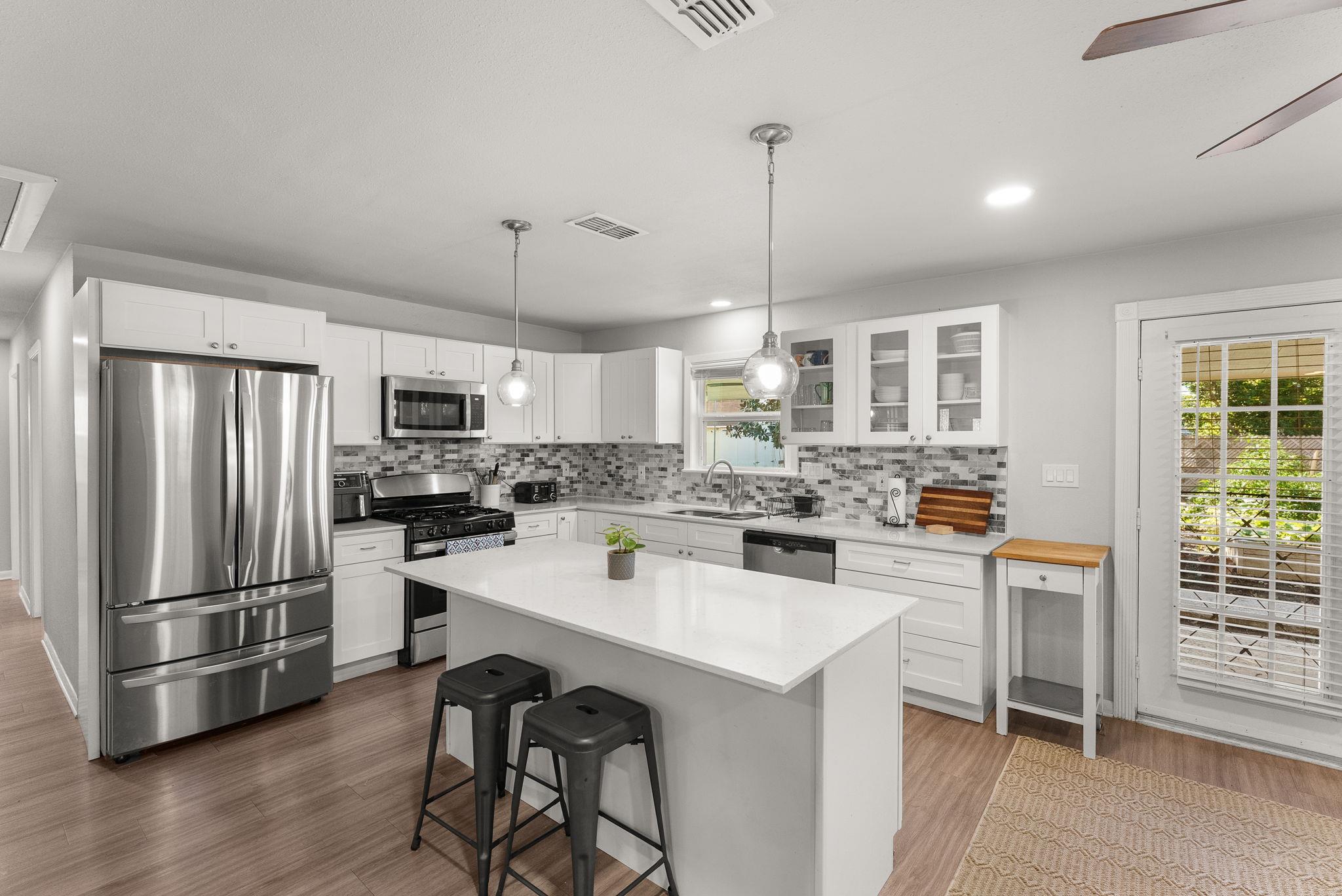 2207 North Plains Ave, Austin, TX 78757