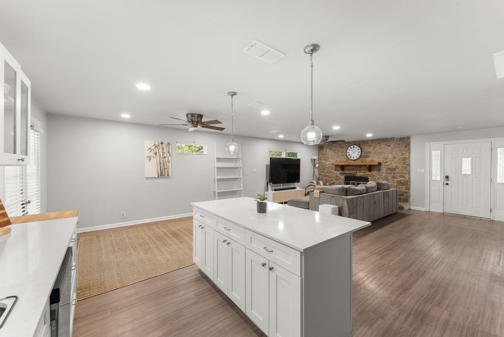 2207 North Plains Ave, Austin, TX 78757