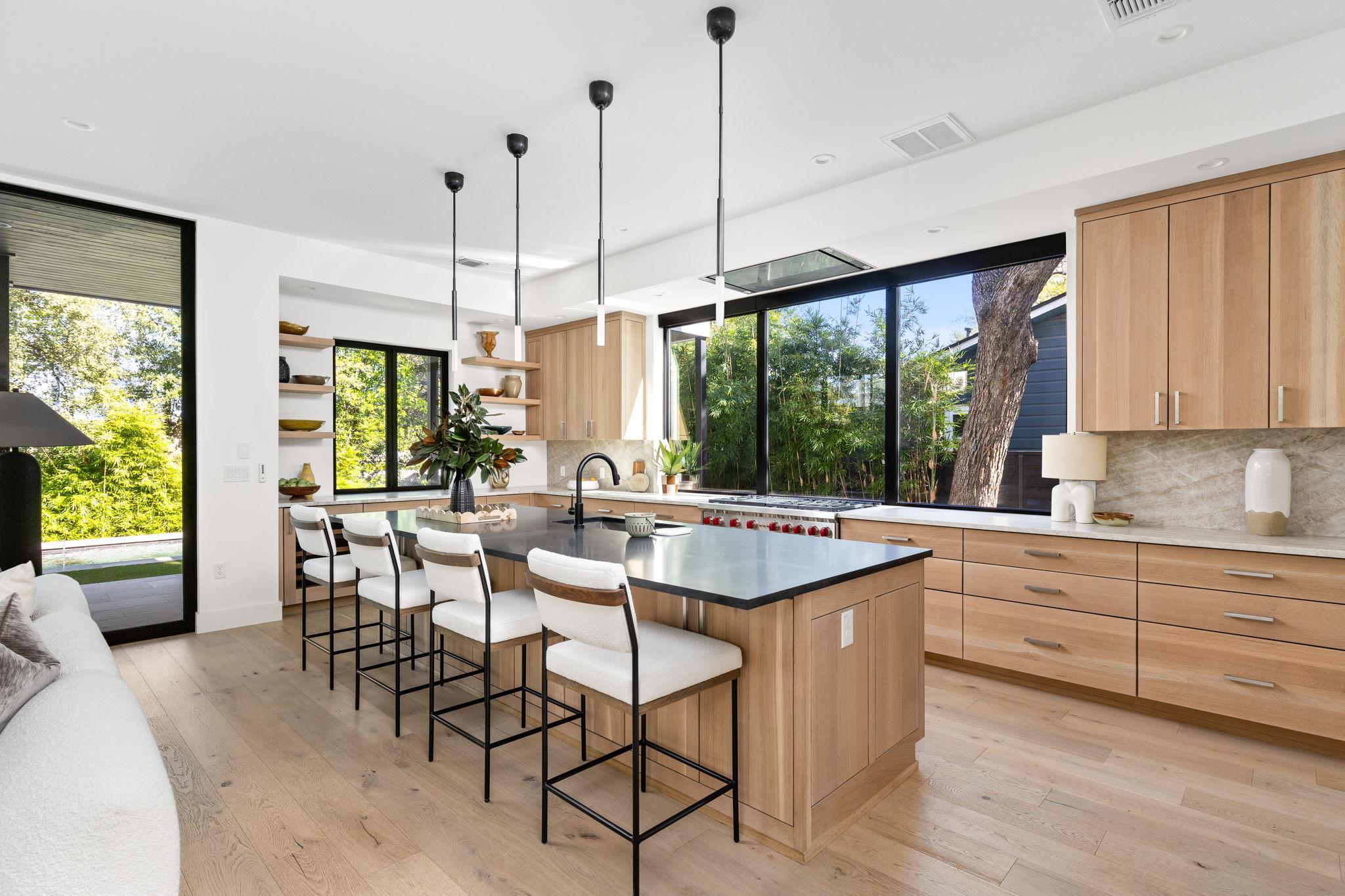 908 Retama St, Austin, TX 78704