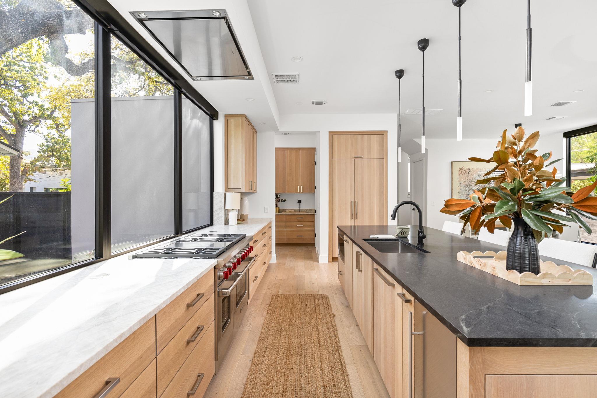 908 Retama St, Austin, TX 78704