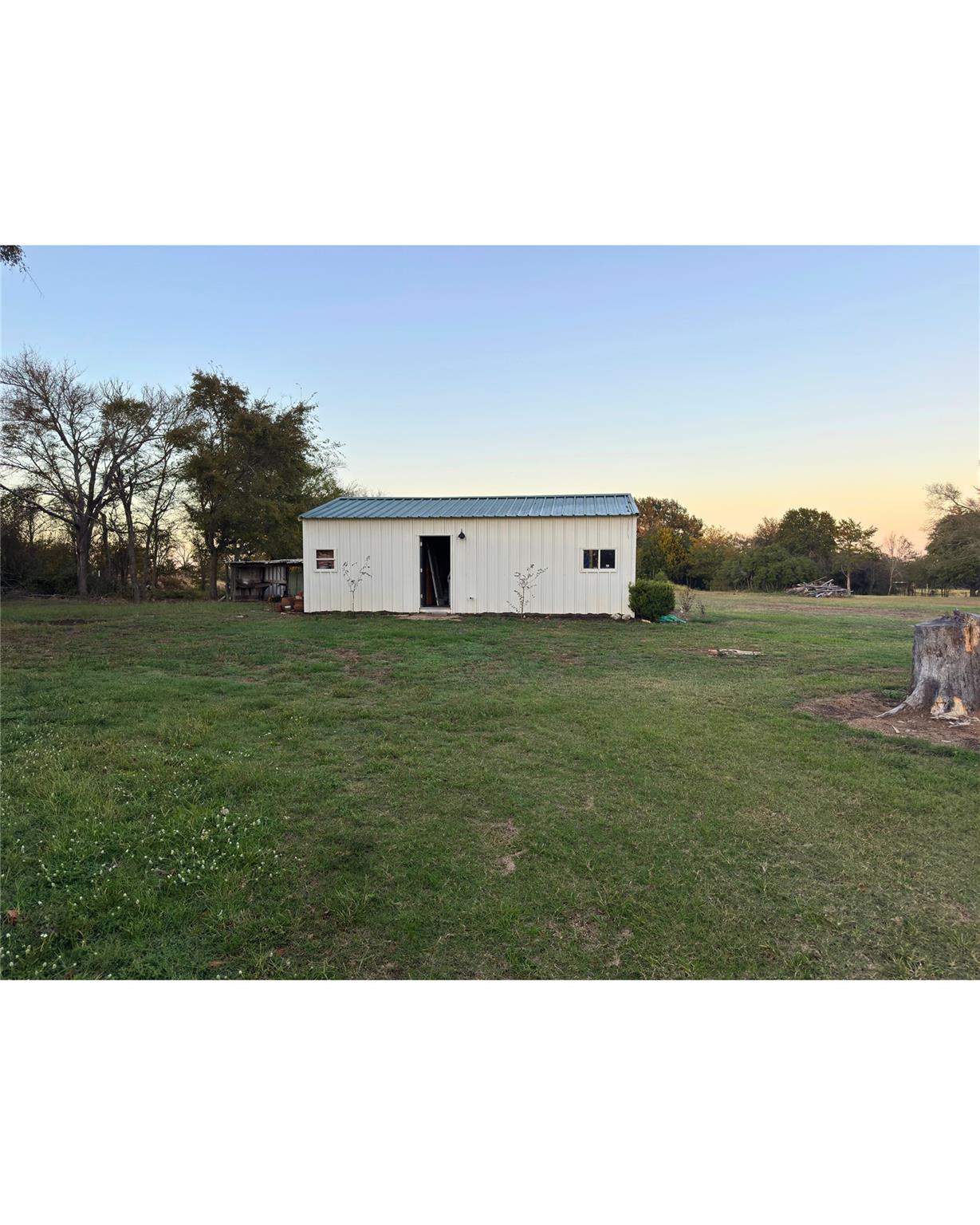 7862 FM 141, Dime Box, TX 77853