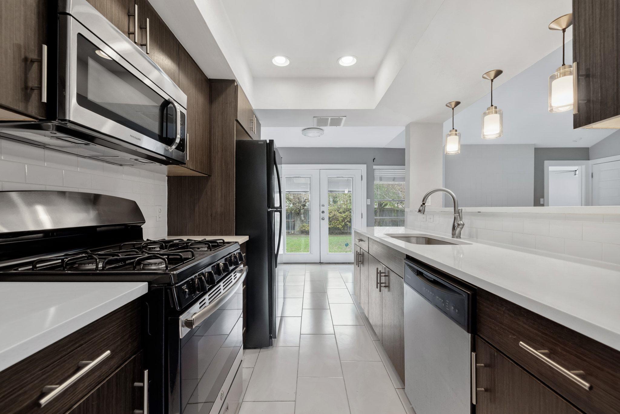 3910 HILLSIDE Dr, Round Rock, TX 78681