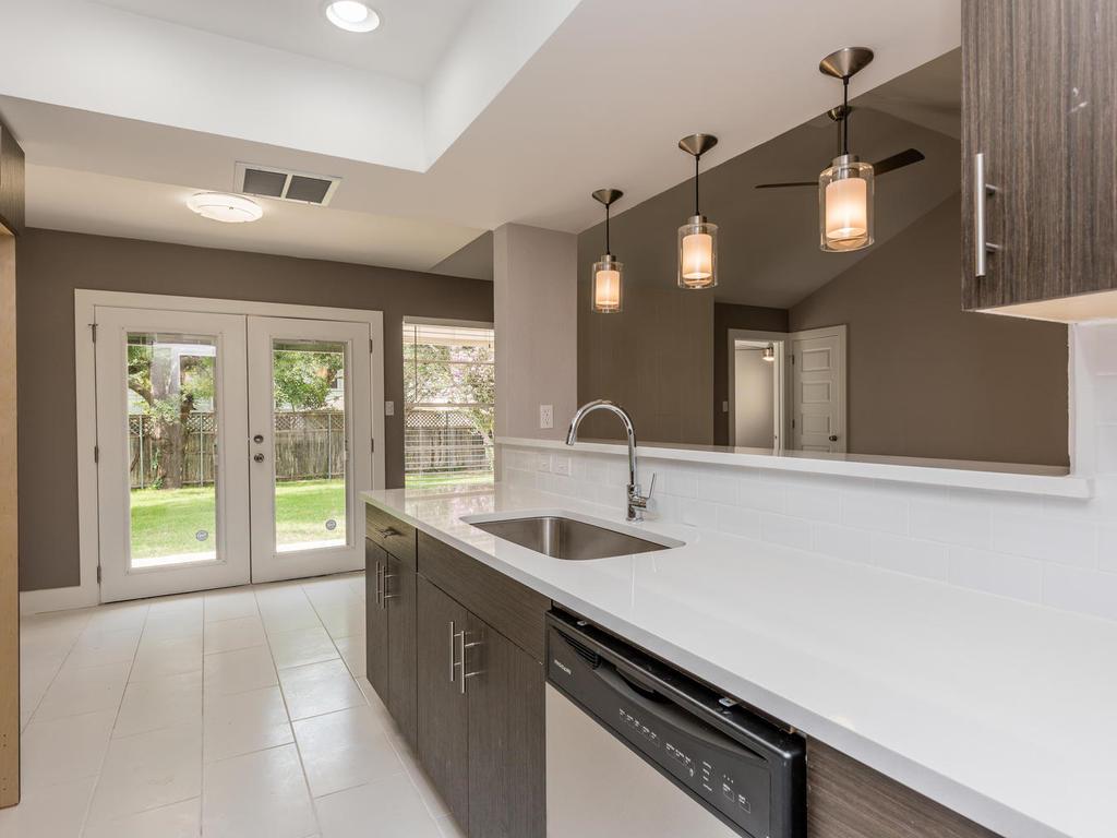 3910 HILLSIDE Dr, Round Rock, TX 78681