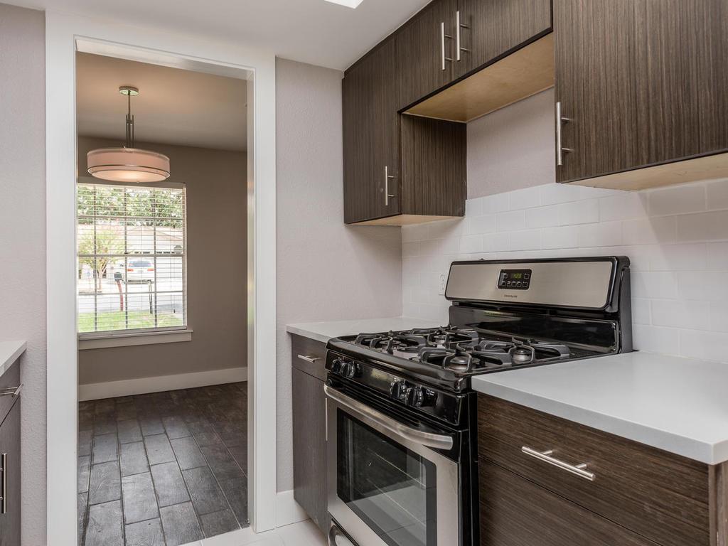 3910 HILLSIDE Dr, Round Rock, TX 78681