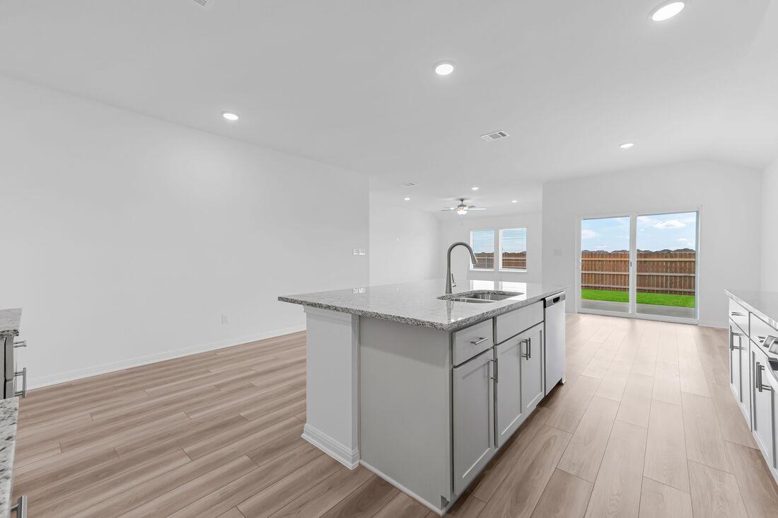 210 Crumpton Way, Hutto, TX 78634