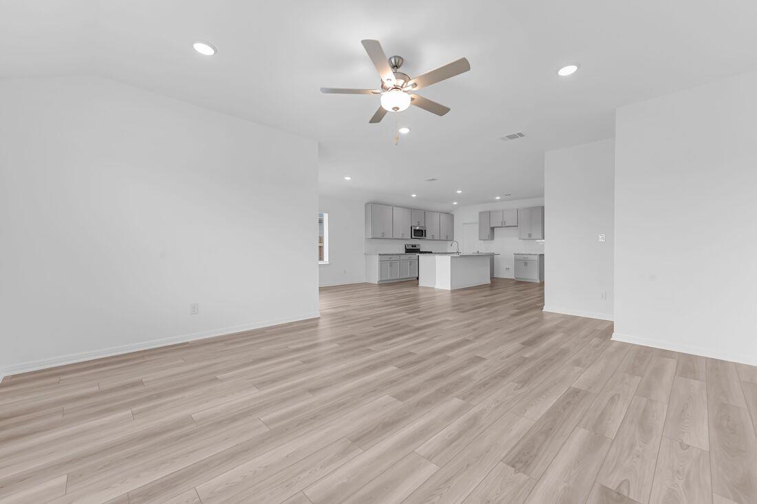 210 Crumpton Way, Hutto, TX 78634