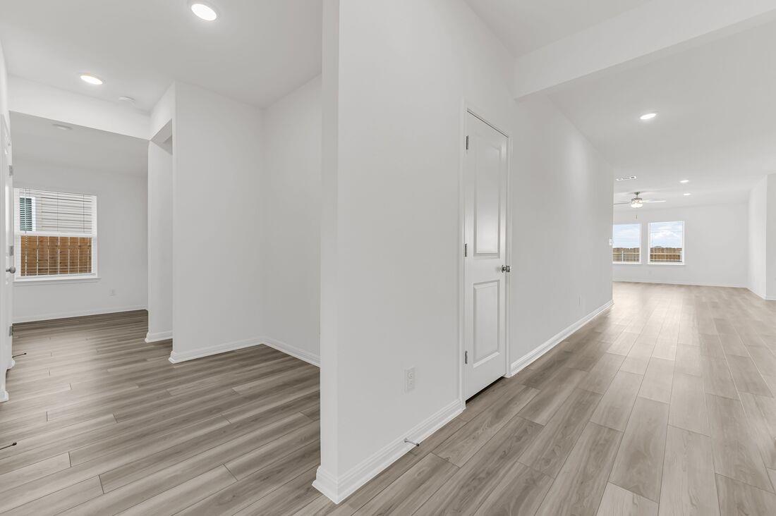 210 Crumpton Way, Hutto, TX 78634