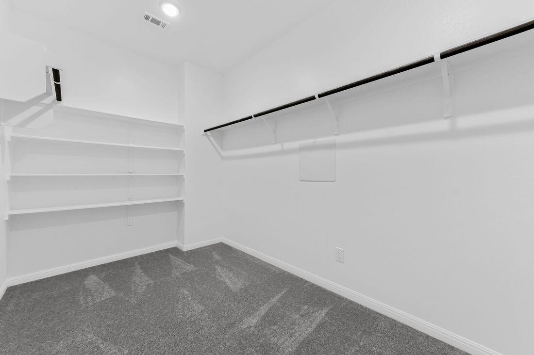 210 Crumpton Way, Hutto, TX 78634