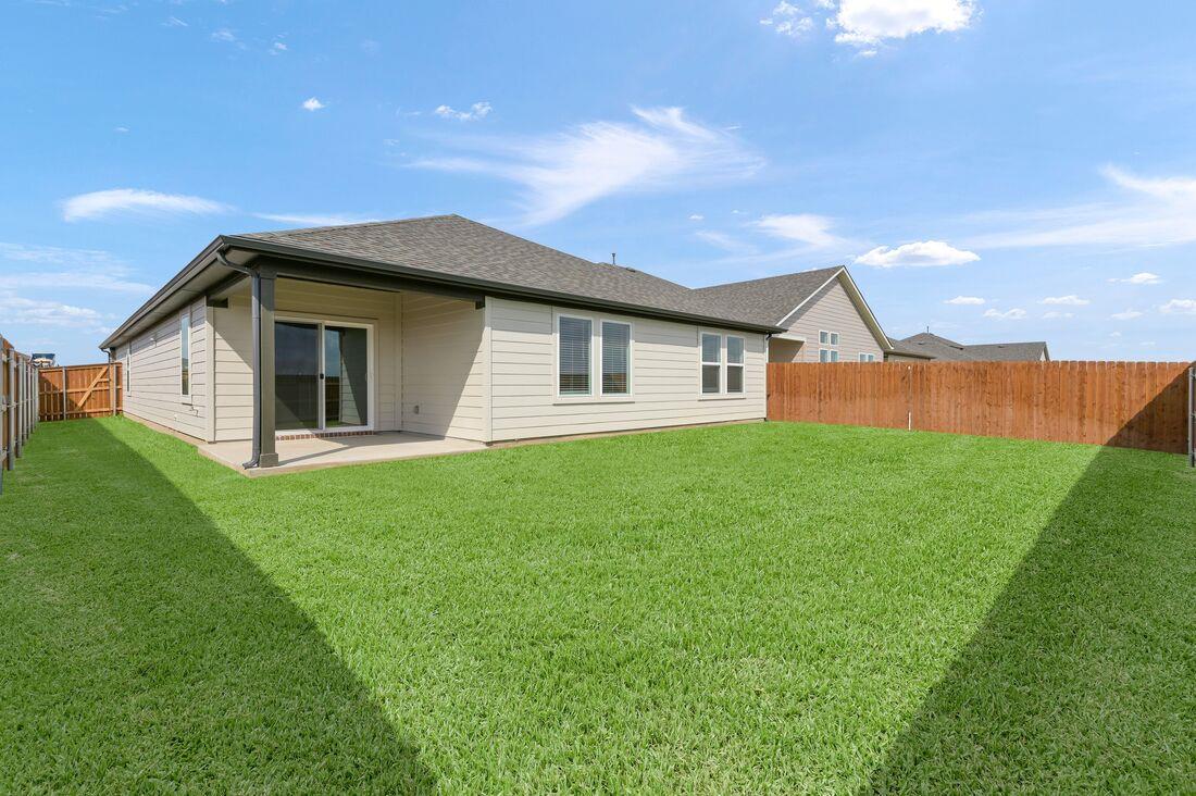 210 Crumpton Way, Hutto, TX 78634