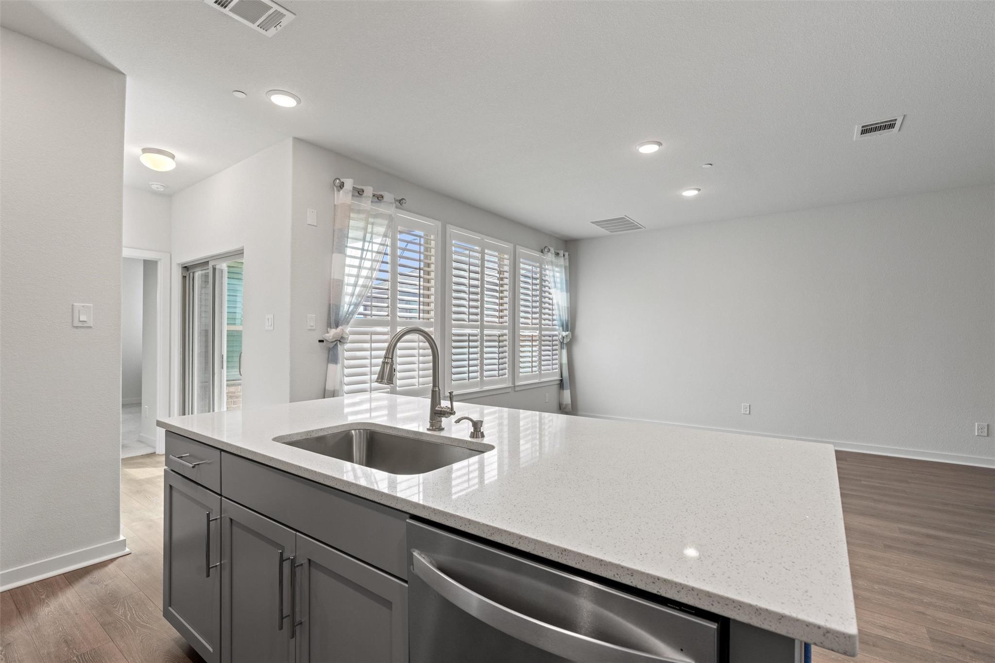 2500 Forest Creek Dr # 302, Round Rock, TX 78665