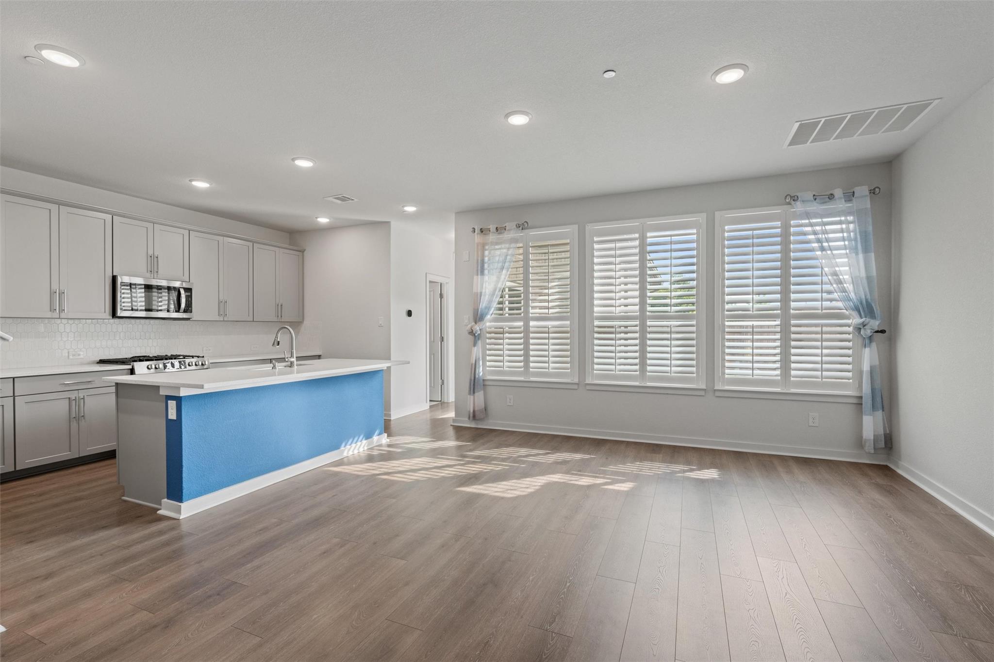 2500 Forest Creek Dr # 302, Round Rock, TX 78665