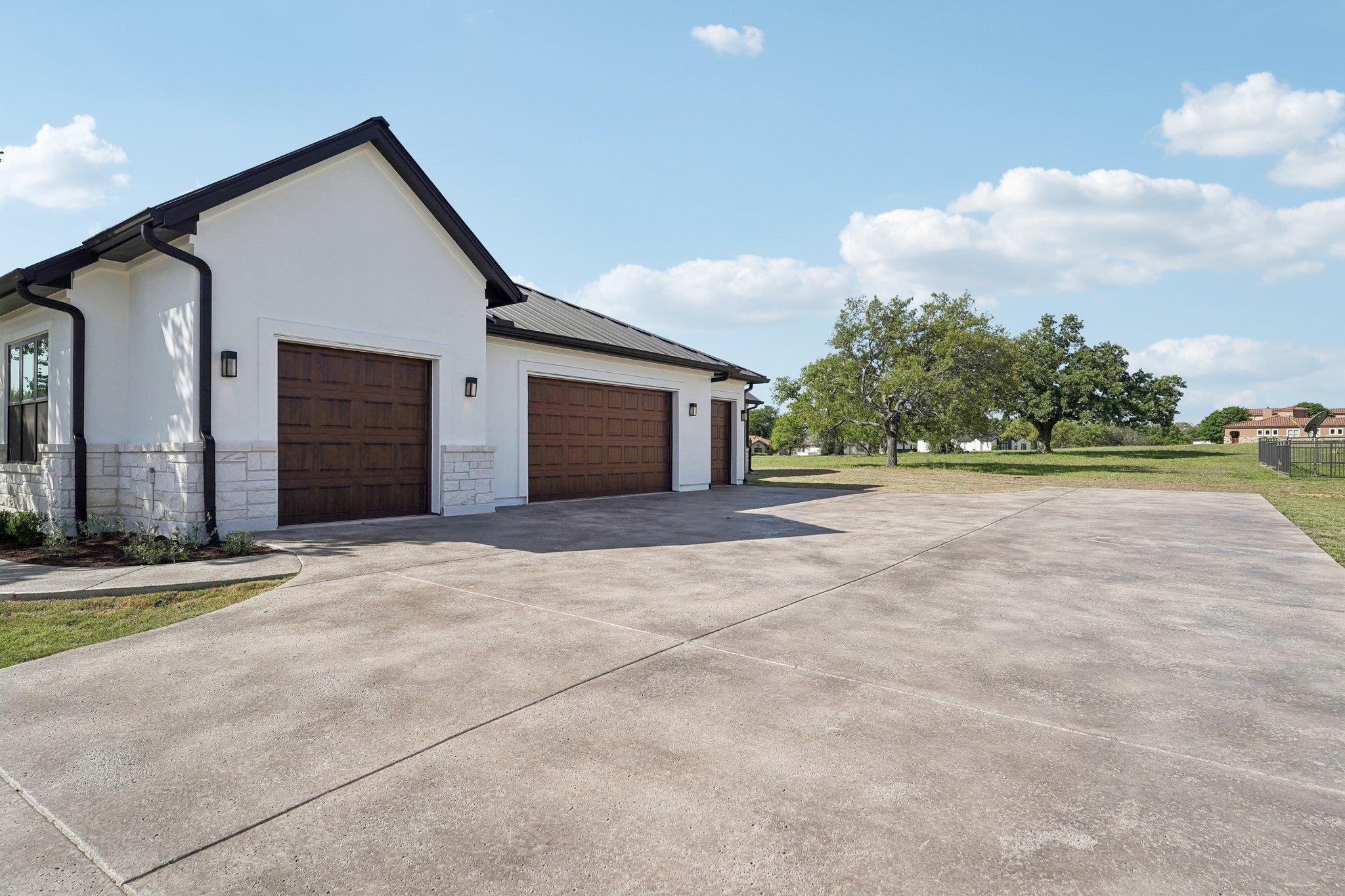 116 Mitchell Creek Dr, Horseshoe Bay, TX 78657