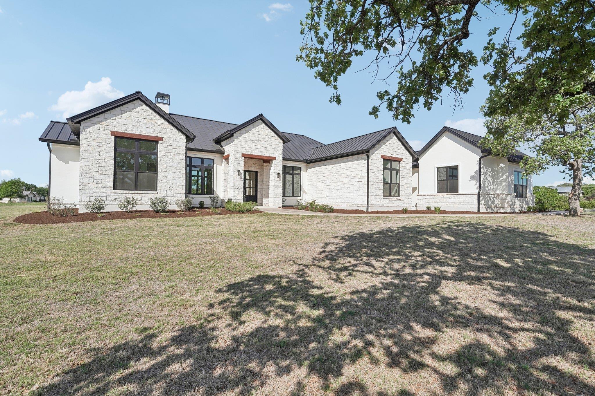 116 Mitchell Creek Dr, Horseshoe Bay, TX 78657