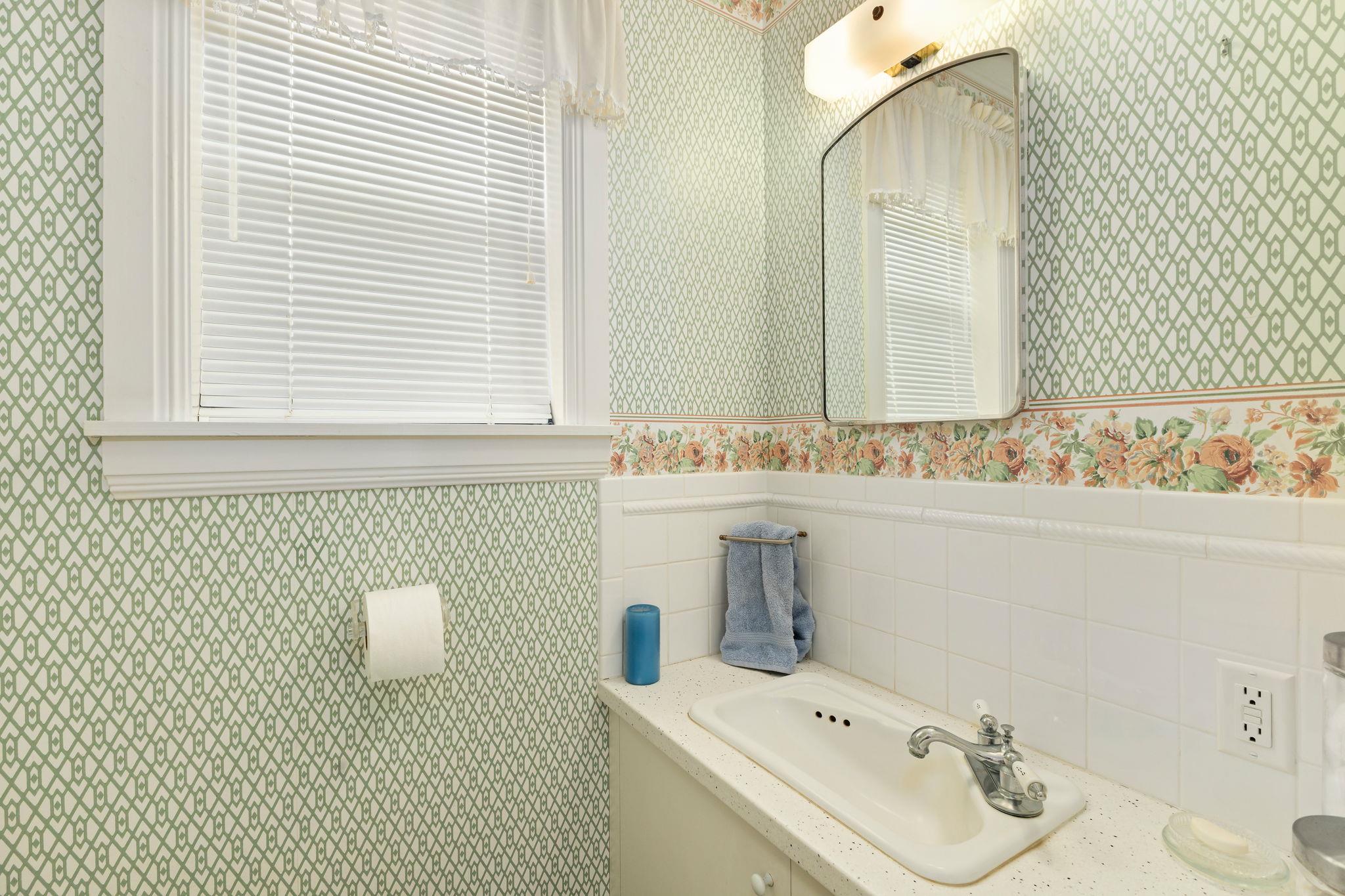 608 Bohlmann Ave, Schulenburg, TX 78956