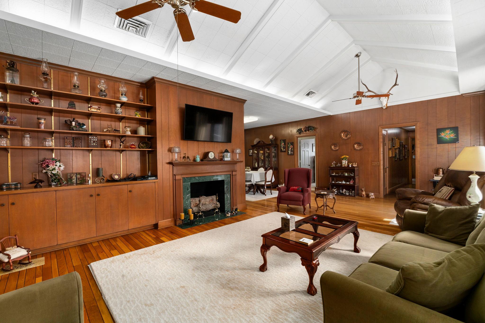 608 Bohlmann Ave, Schulenburg, TX 78956