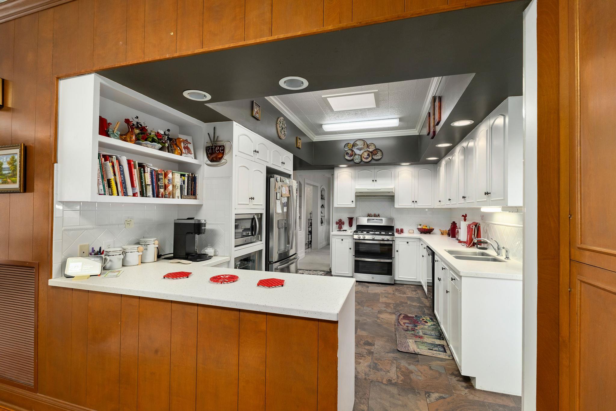 608 Bohlmann Ave, Schulenburg, TX 78956