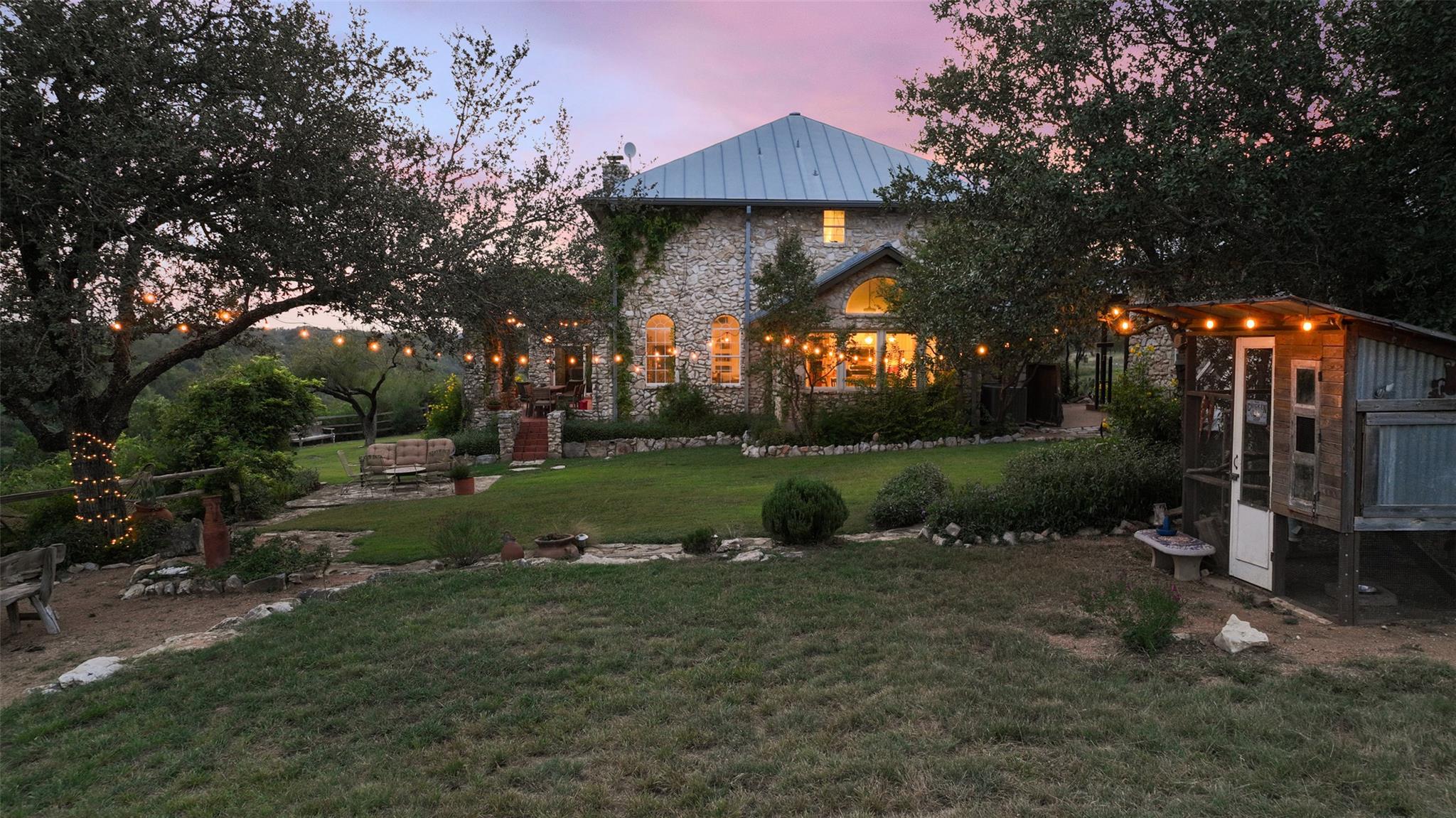 5229 & 5012 Hupedo Ranch Rd, Spicewood, TX 78669