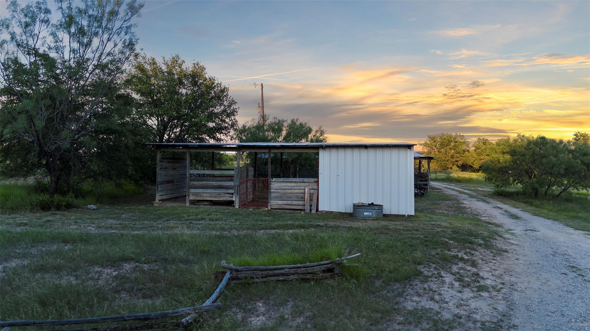 5229 & 5012 Hupedo Ranch Rd, Spicewood, TX 78669