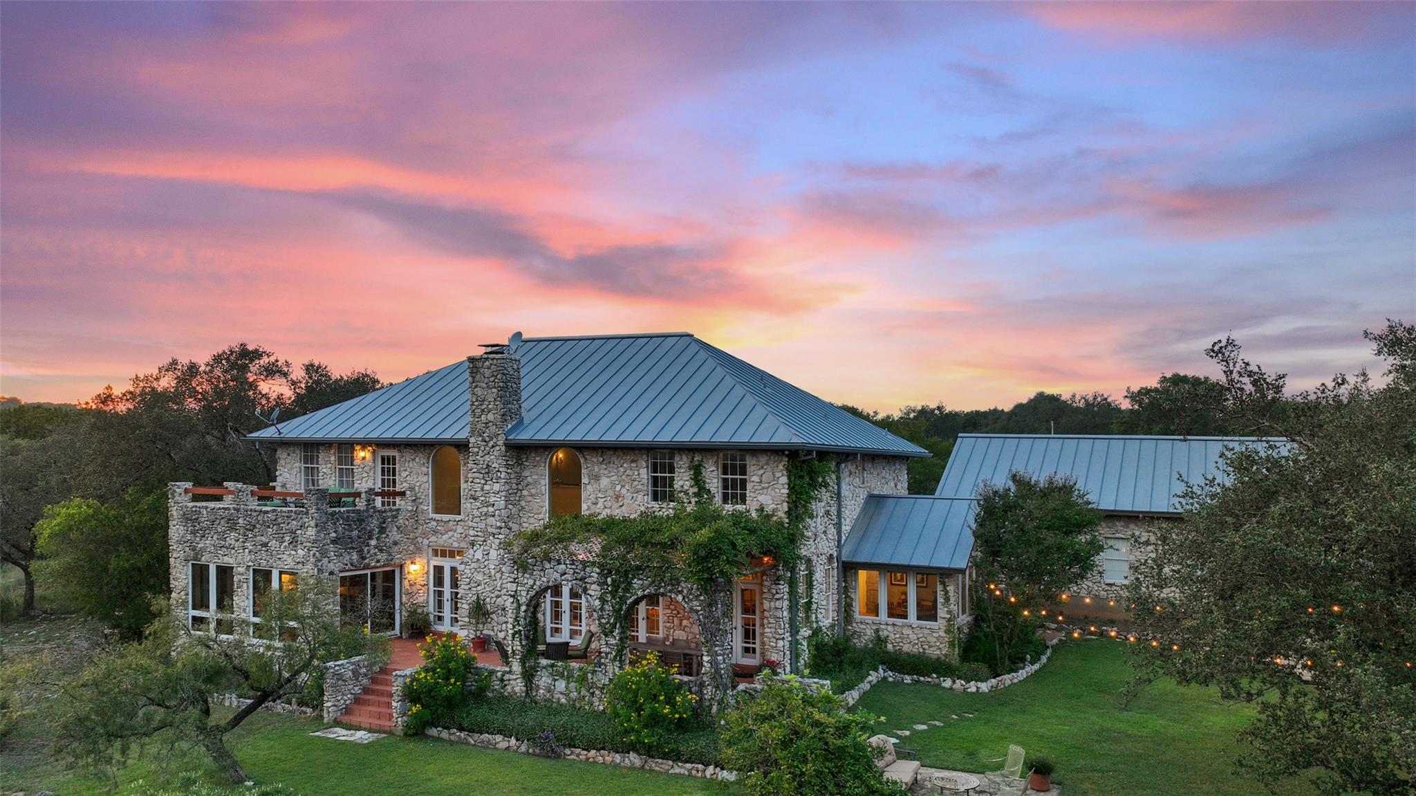 5229 & 5012 Hupedo Ranch Rd, Spicewood, TX 78669