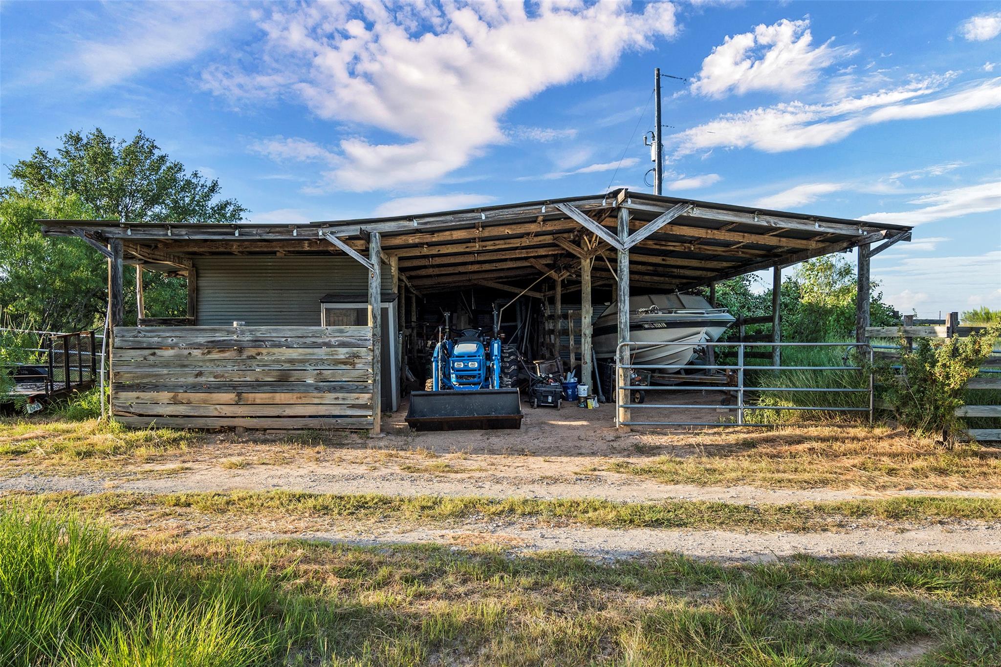 5229 & 5012 Hupedo Ranch Rd, Spicewood, TX 78669