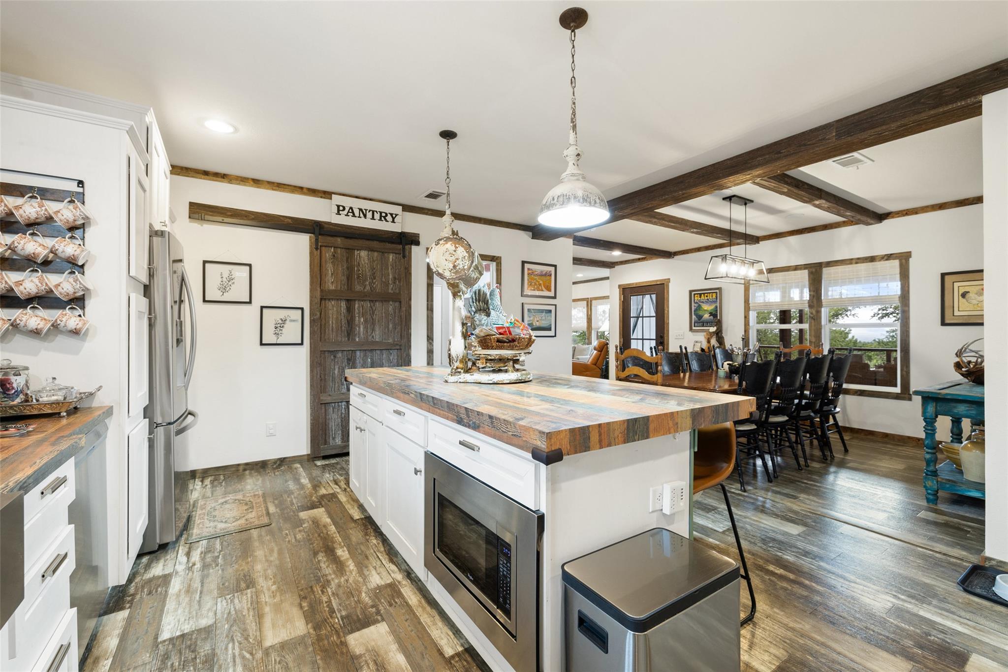 830 Ulrich Rd, Johnson City, TX 78636