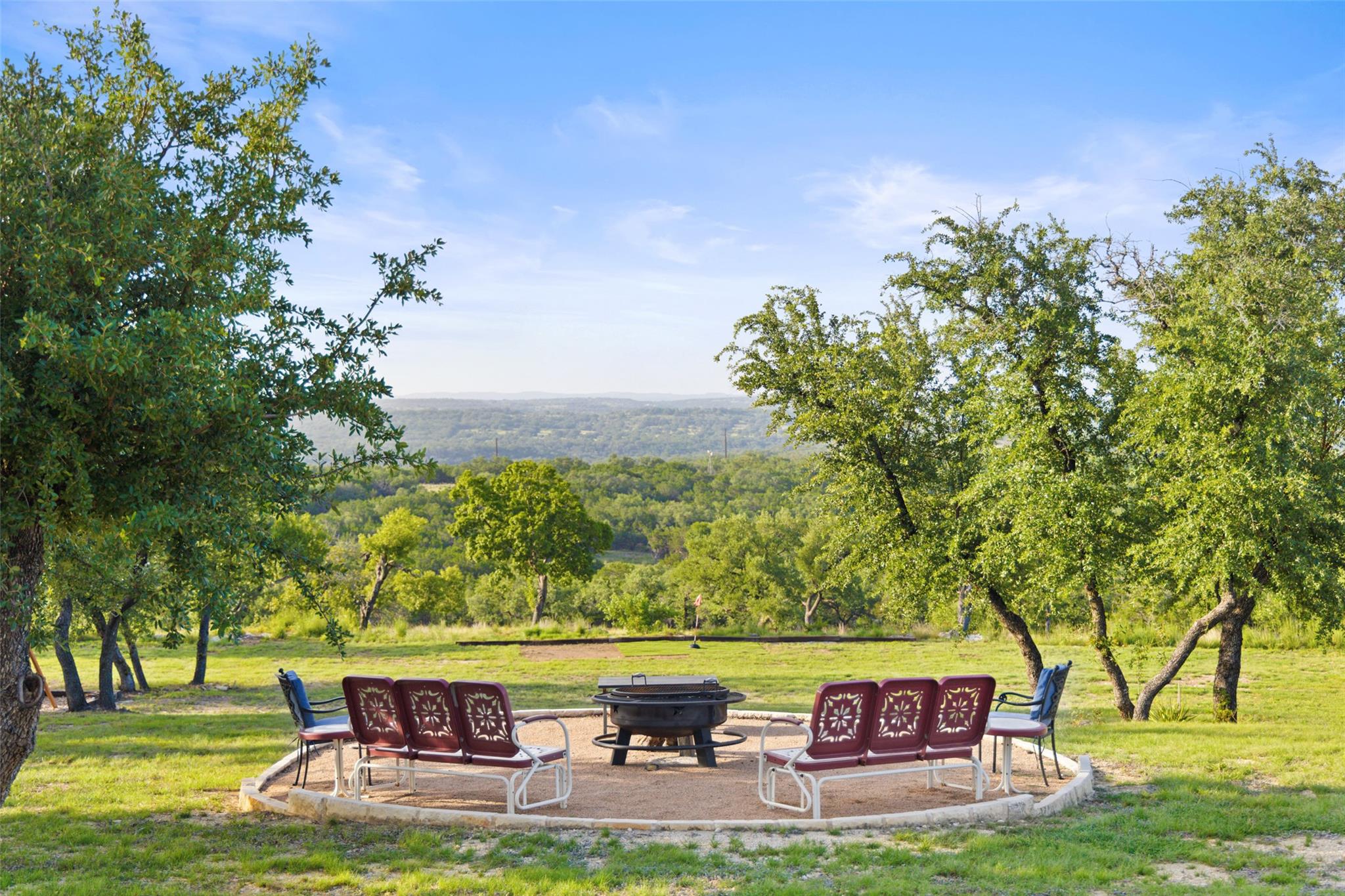 830 Ulrich Rd, Johnson City, TX 78636