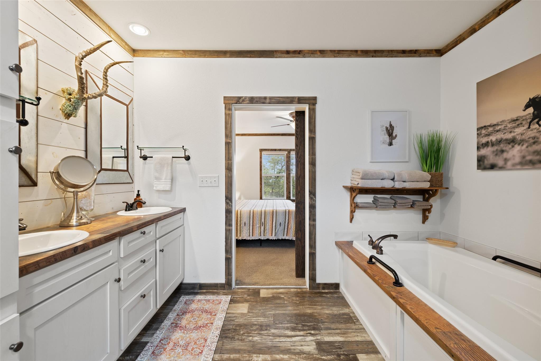 830 Ulrich Rd, Johnson City, TX 78636