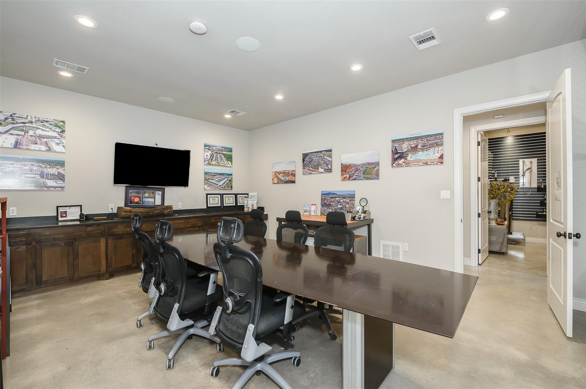 11184 Dan Williams Ln, College Station, TX 77845