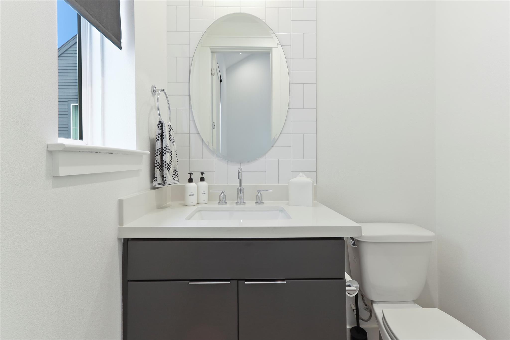 1141 W 17th St # A, Houston, TX 77008