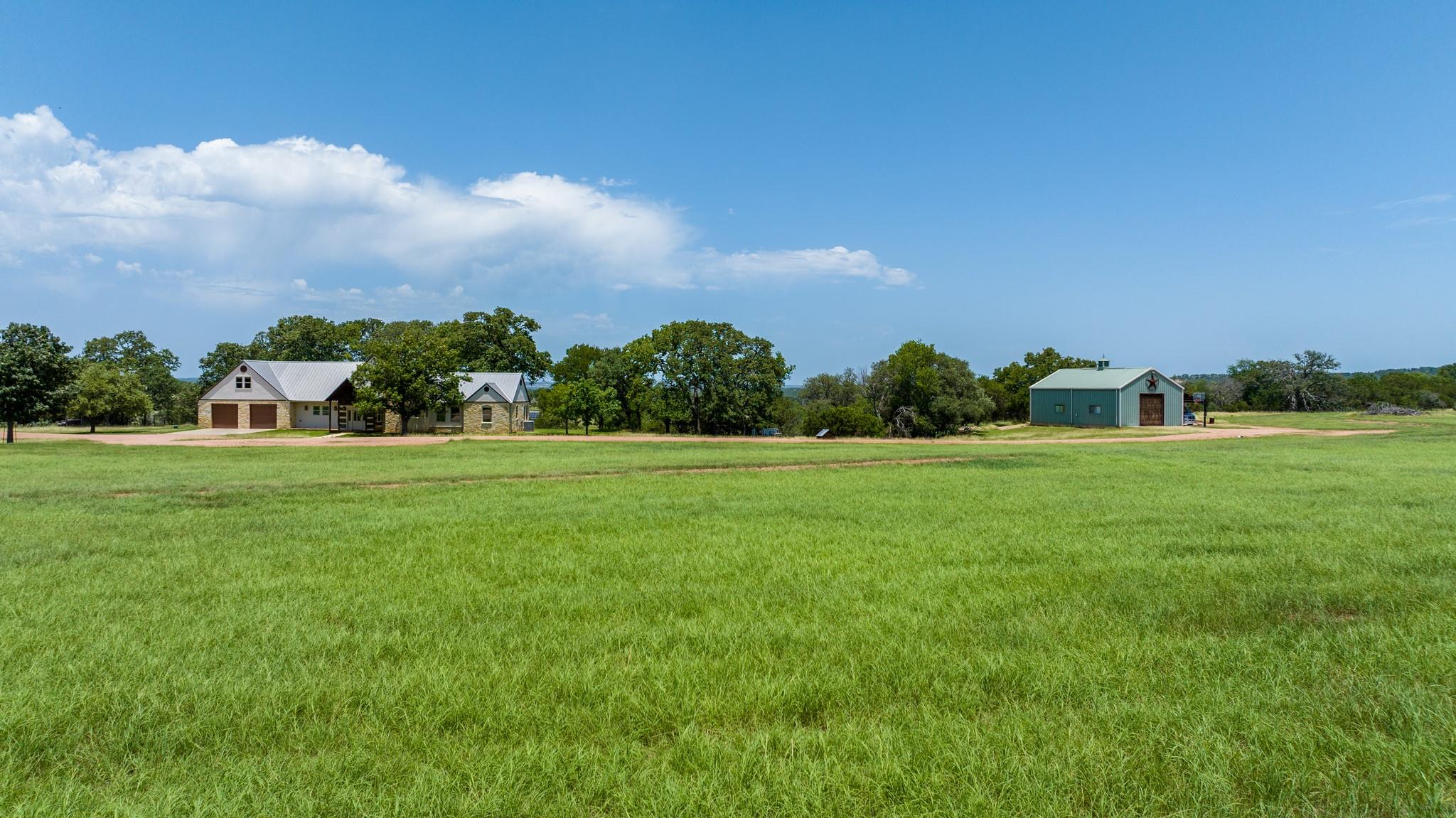 810 Clear Creek Rd, Fredericksburg, TX 78624