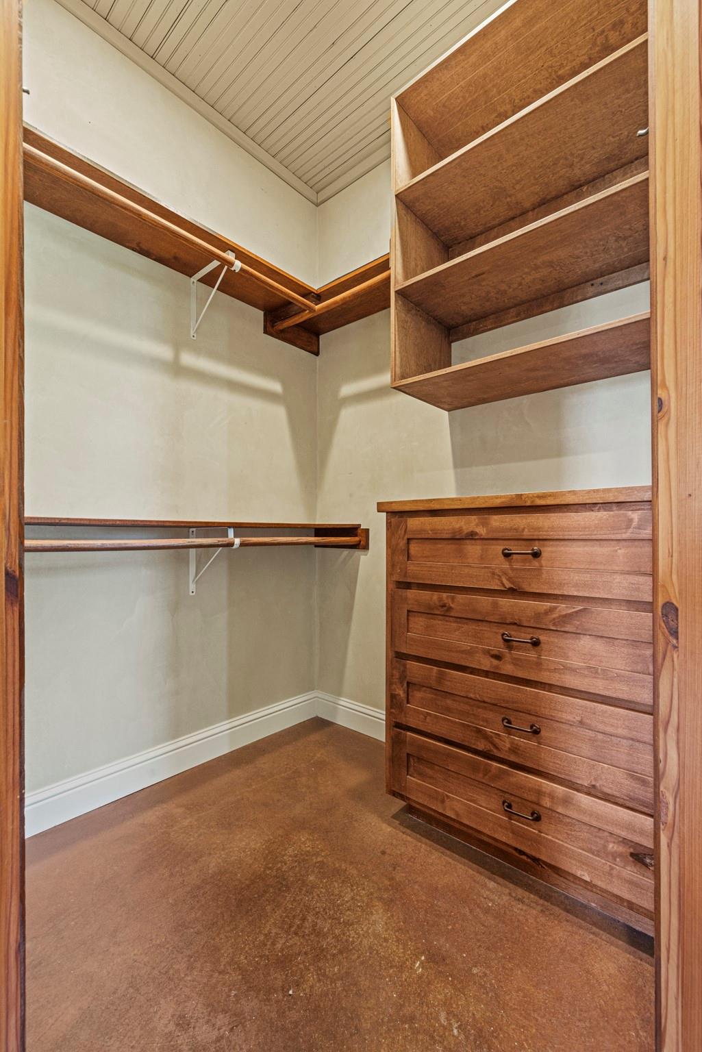 810 Clear Creek Rd, Fredericksburg, TX 78624