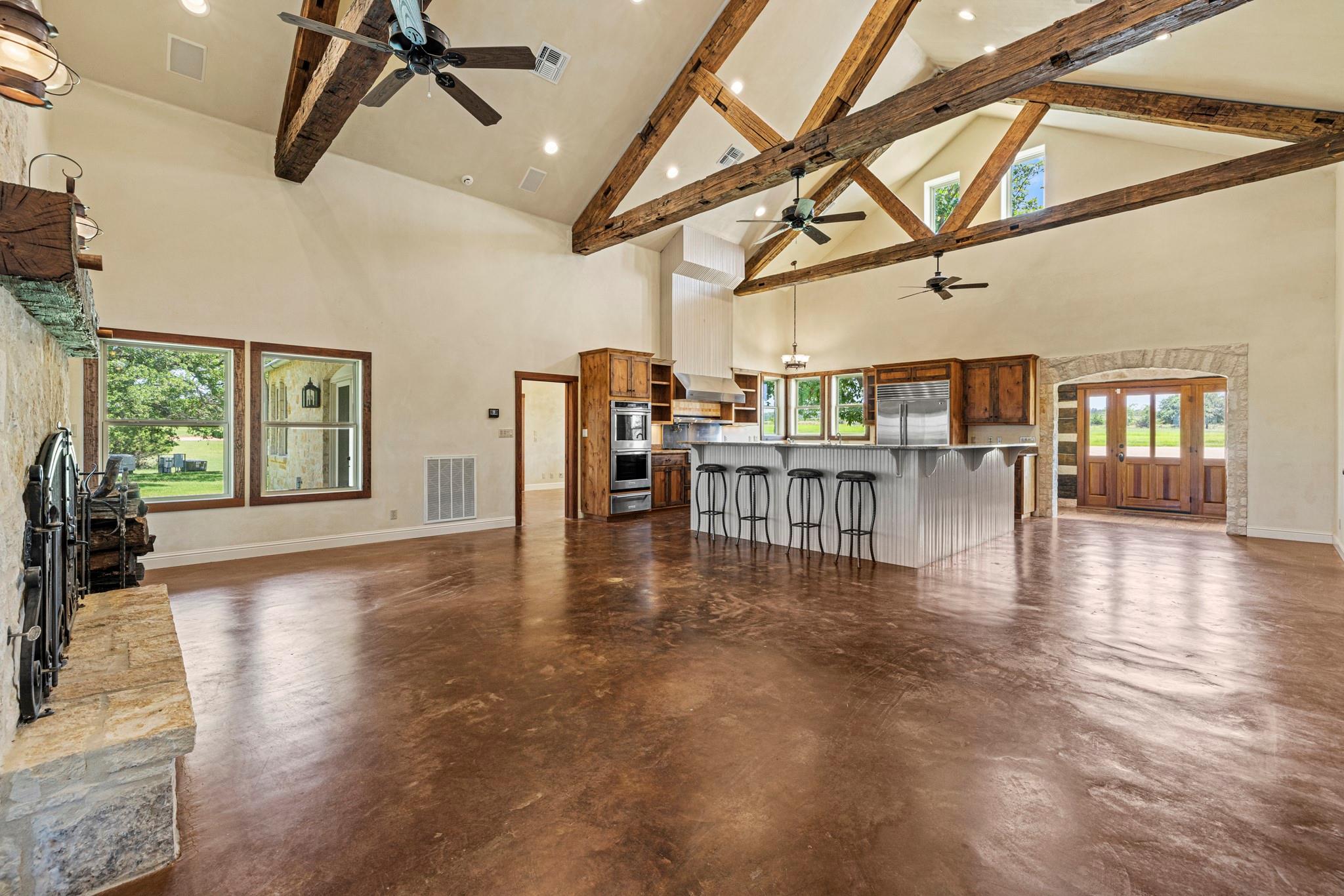 810 Clear Creek Rd, Fredericksburg, TX 78624