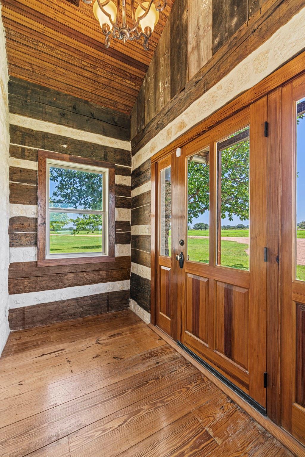 810 Clear Creek Rd, Fredericksburg, TX 78624