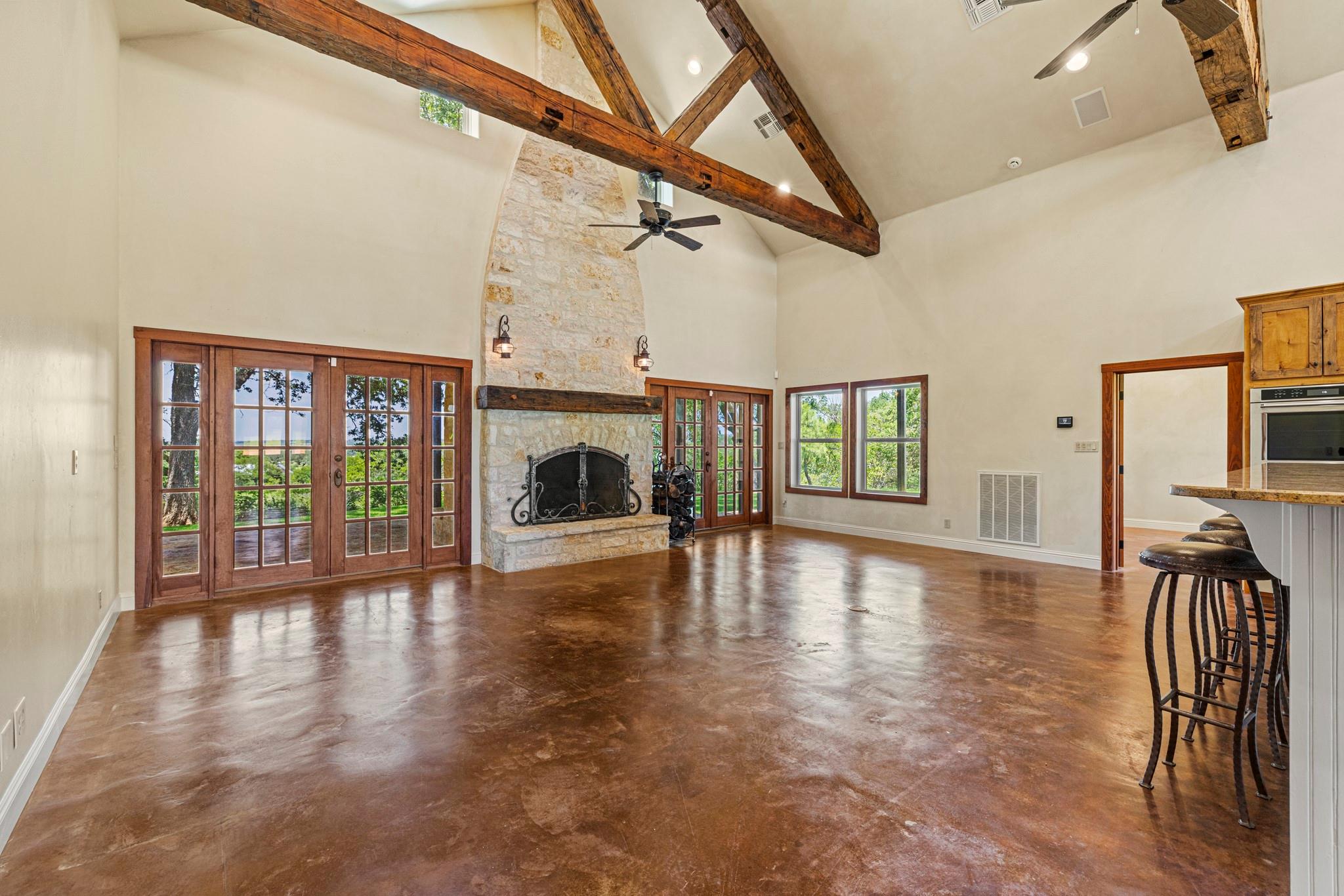 810 Clear Creek Rd, Fredericksburg, TX 78624