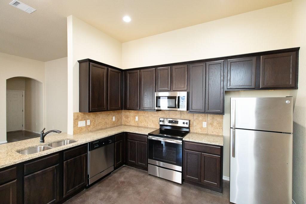 189 Joanne Loop # B, Buda, TX 78610