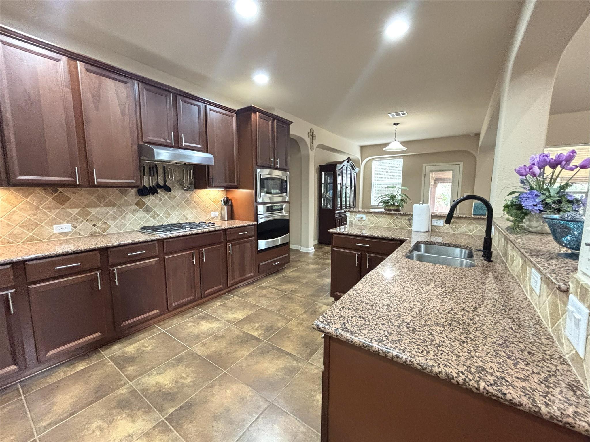 705 S Frontier Ln, Cedar Park, TX 78613