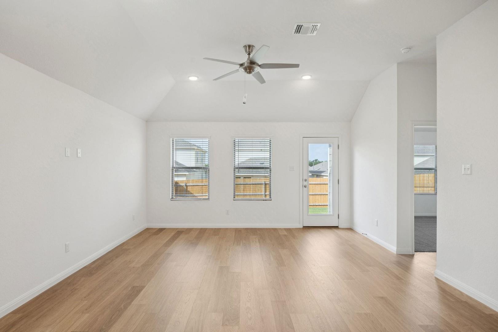 137 Tolo Dr, Elgin, TX 78621