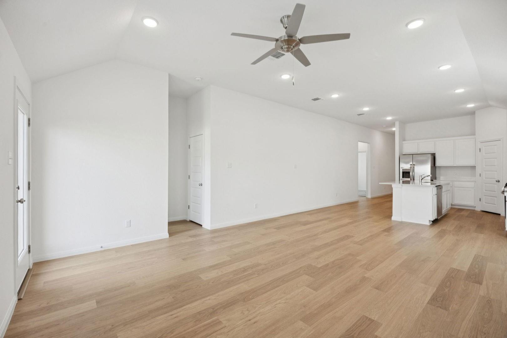 137 Tolo Dr, Elgin, TX 78621