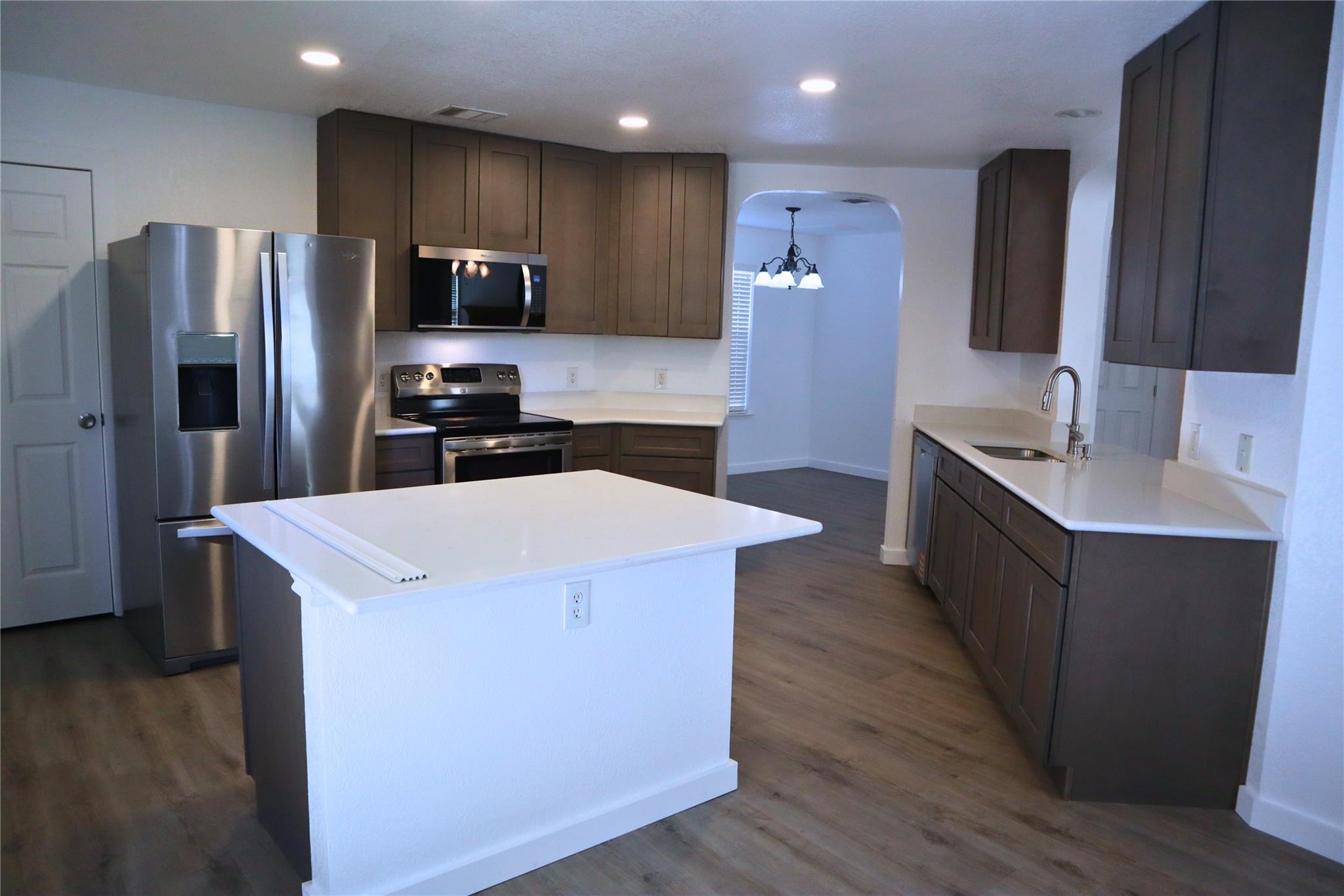 209 Sunny Brook Dr, Leander, TX 78641