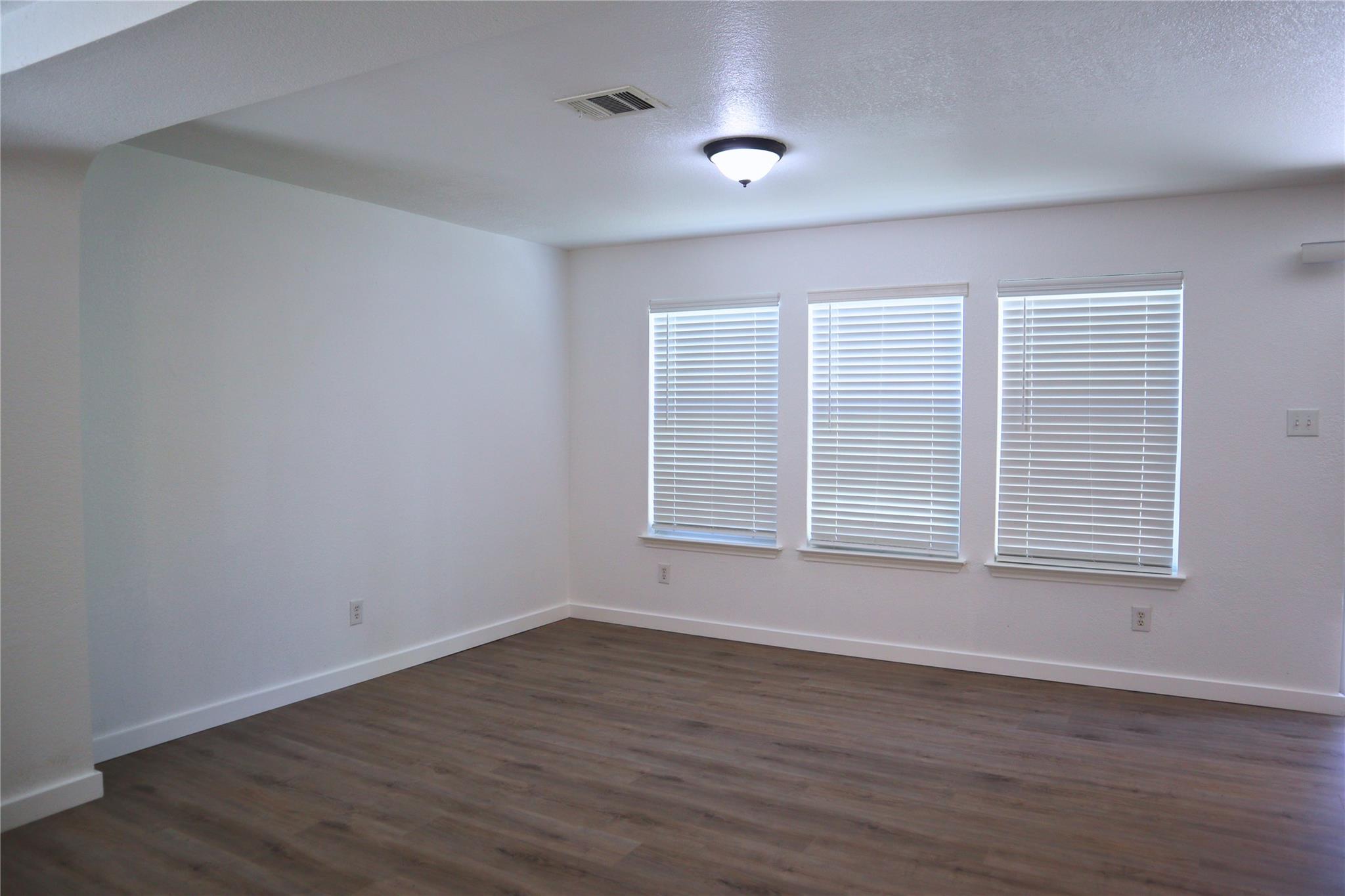 209 Sunny Brook Dr, Leander, TX 78641