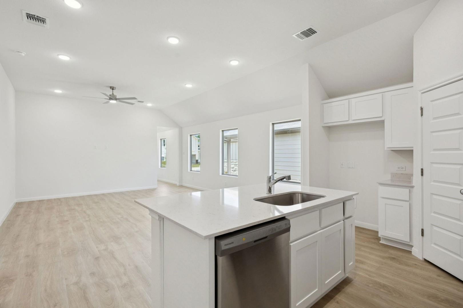 124 Tolo Dr, Elgin, TX 78621