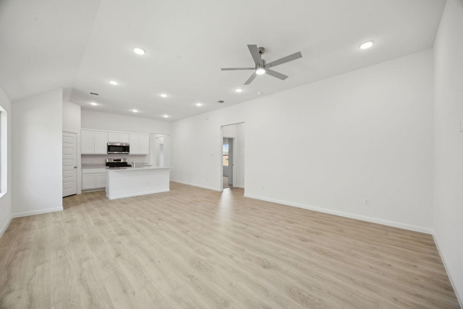 124 Tolo Dr, Elgin, TX 78621