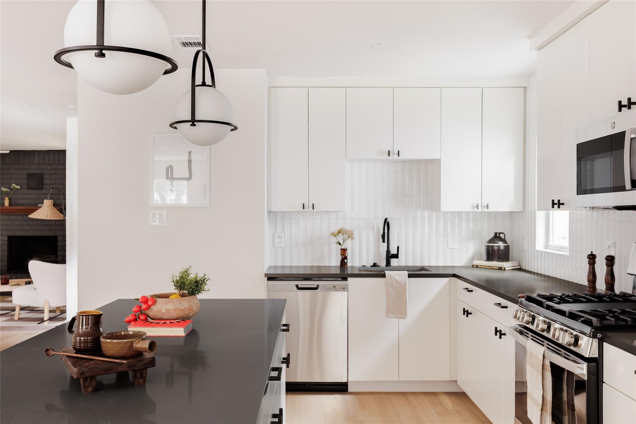 5204 Hedgewood, Austin, TX 78745