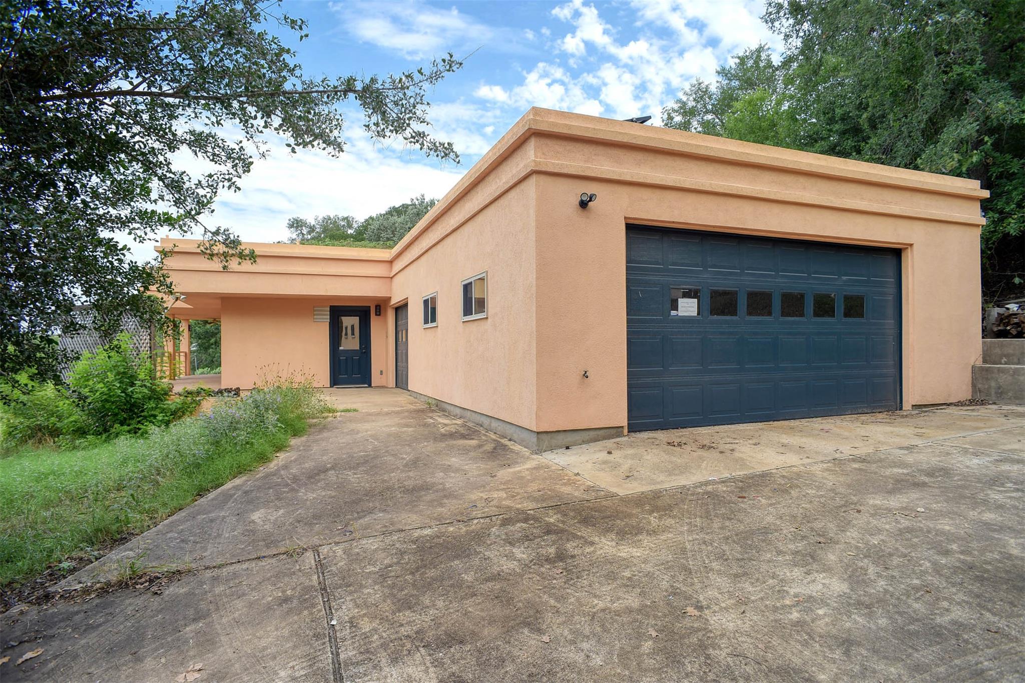 123 Konahuanui Ln, Bastrop, TX 78602