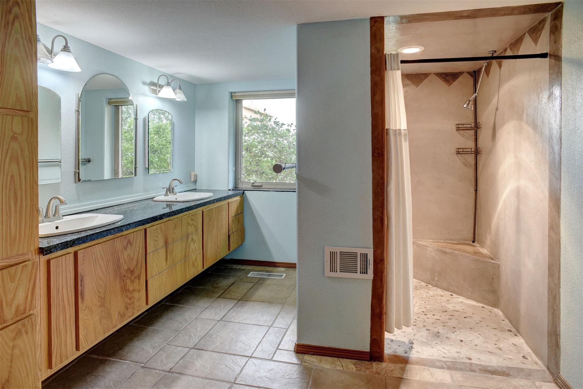 123 Konahuanui Ln, Bastrop, TX 78602