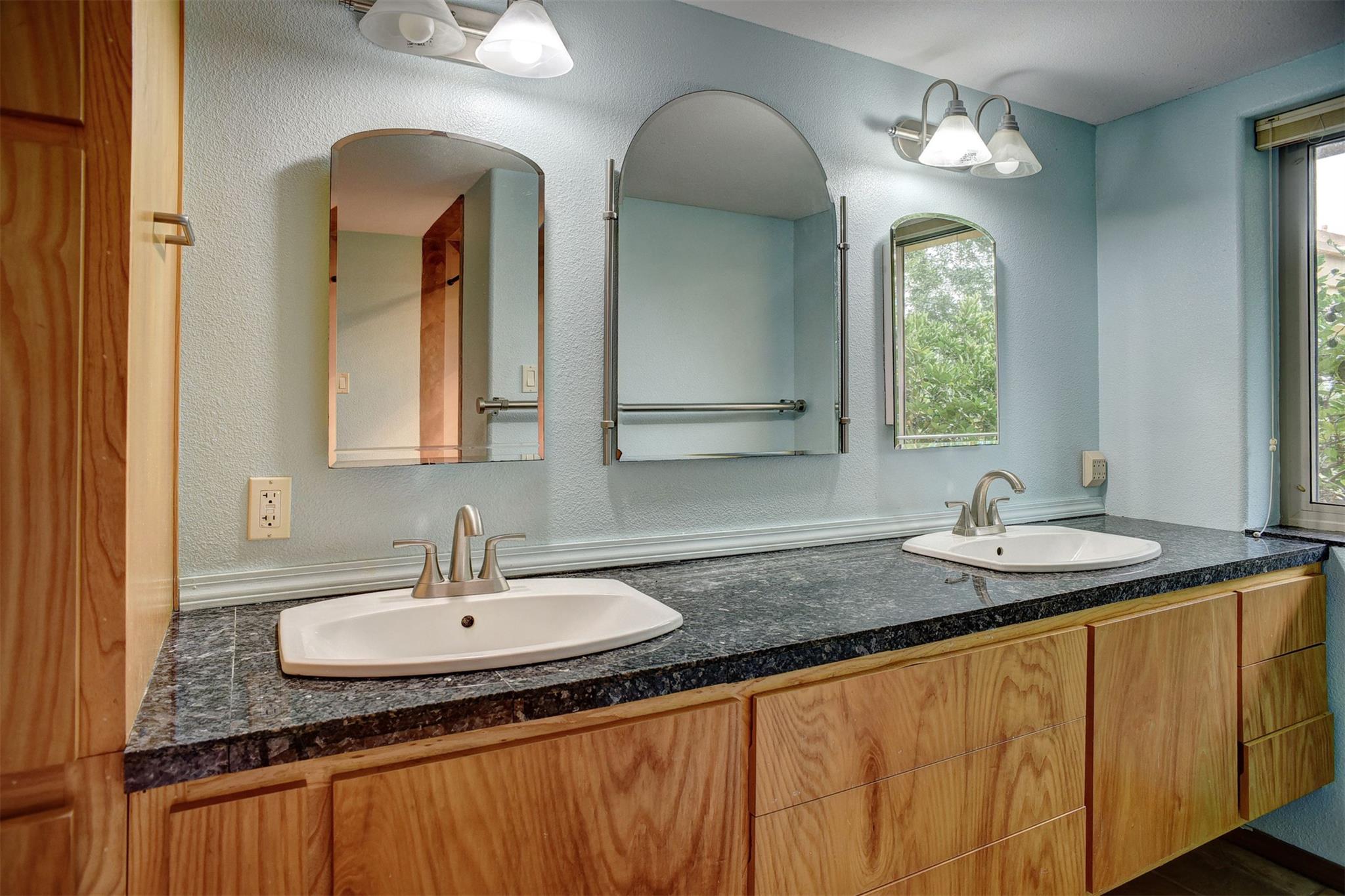 123 Konahuanui Ln, Bastrop, TX 78602