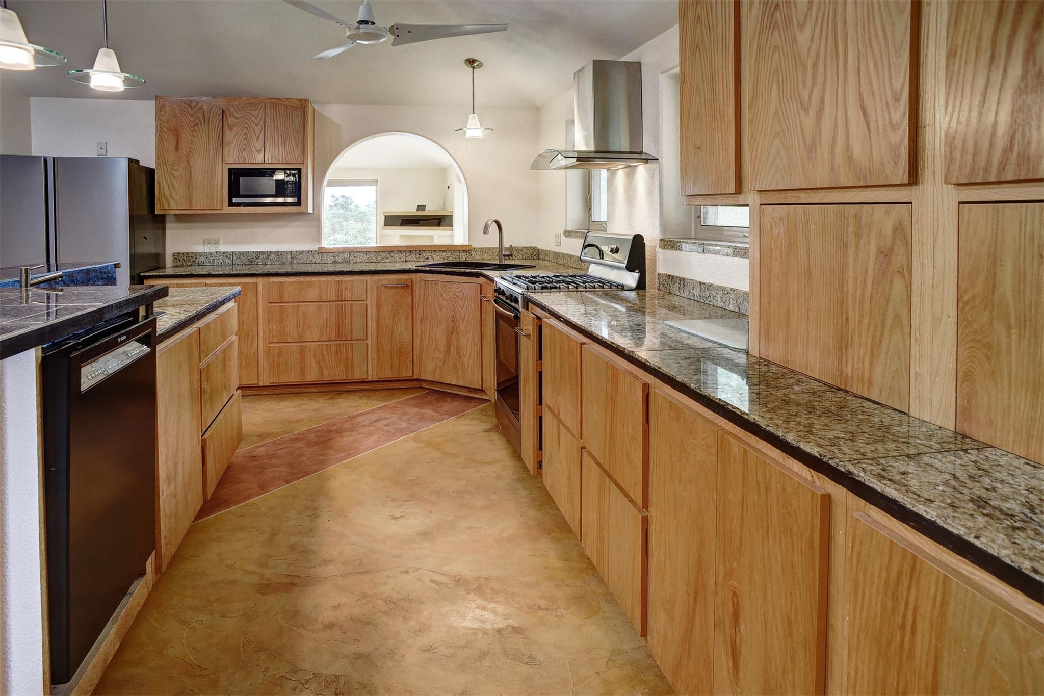 123 Konahuanui Ln, Bastrop, TX 78602