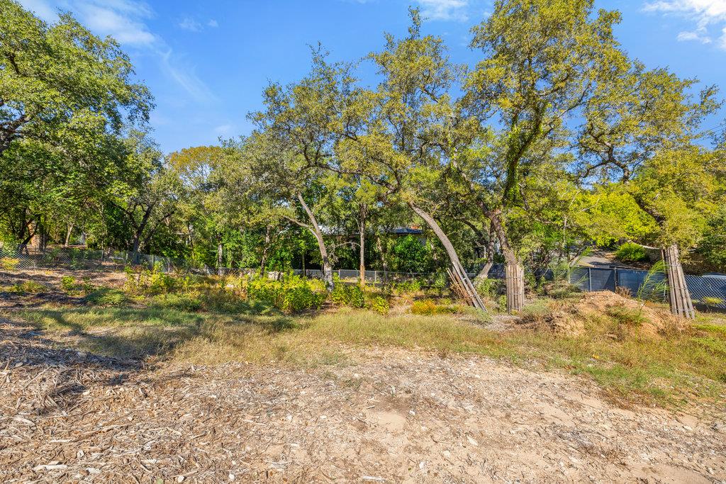 2705 Stratford Dr, Austin, TX 78746